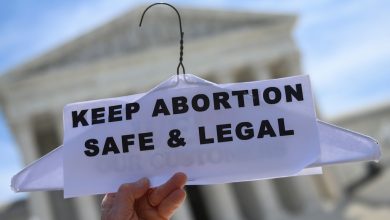 UK lawmakers vote to end criminal penalties for abortion