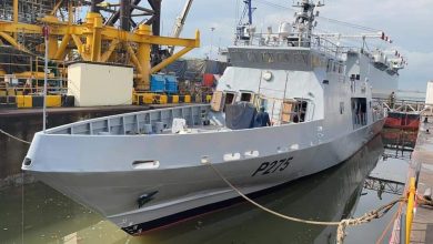 Navy arrests three suspected oil thieves