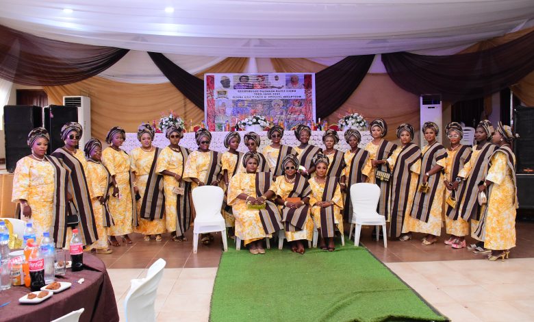 Female Age-Group, 89-90-91 Holds Superlative Ojude Oba Reception, Honours Patrons, Others Female Age-Group, 89-90-91 Holds Superlative Ojude Oba Reception, Honours Patrons, Others