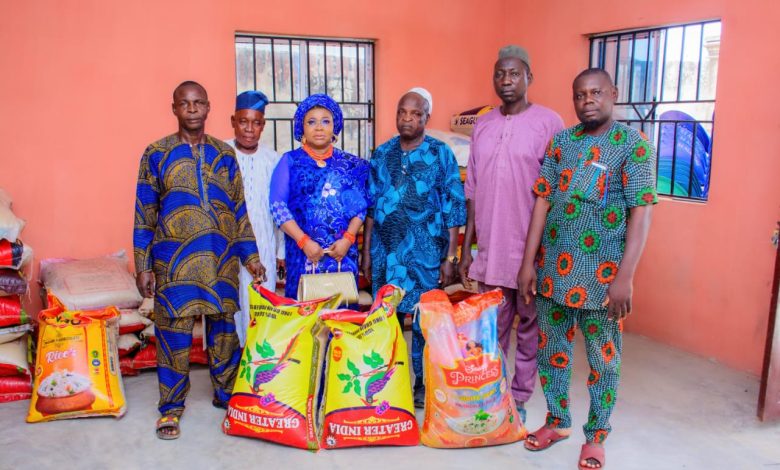 Ileya Festival: Olori Janet Afolabi launches food bank, distributes rice to Apomu people Ileya Festival: Olori Janet Afolabi launches food bank, distributes rice to Apomu people