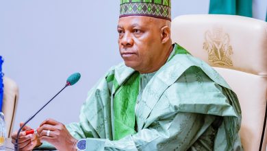 Drama as Ganduje, APC North-east leader endorse Tinubu but mum on Shettima
