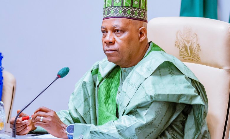 Drama as Ganduje, APC North-east leader endorse Tinubu but mum on Shettima Drama as Ganduje, APC North-east leader endorse Tinubu but mum on Shettima