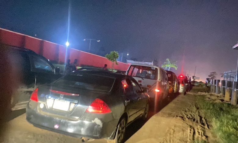 Commuters stranded as fuel tanker fire causes gridlock on Lagos-Ibadan expressway Commuters stranded as fuel tanker fire causes gridlock on Lagos-Ibadan expressway