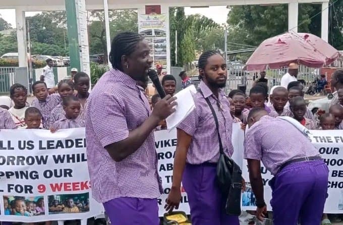 Activist leads protest in Abuja over nine-week primary school teachers’ strike Activist leads protest in Abuja over nine-week primary school teachers’ strike