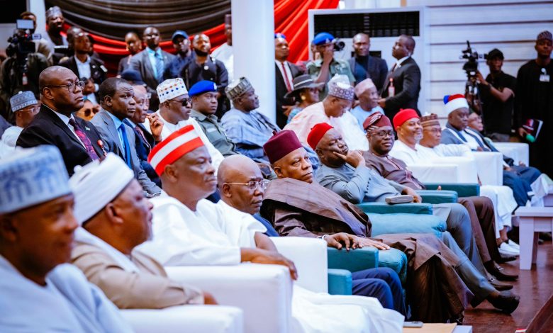 Adoke accuses Buhari, Osinbajo of witchhunt Adoke accuses Buhari, Osinbajo of witchhunt