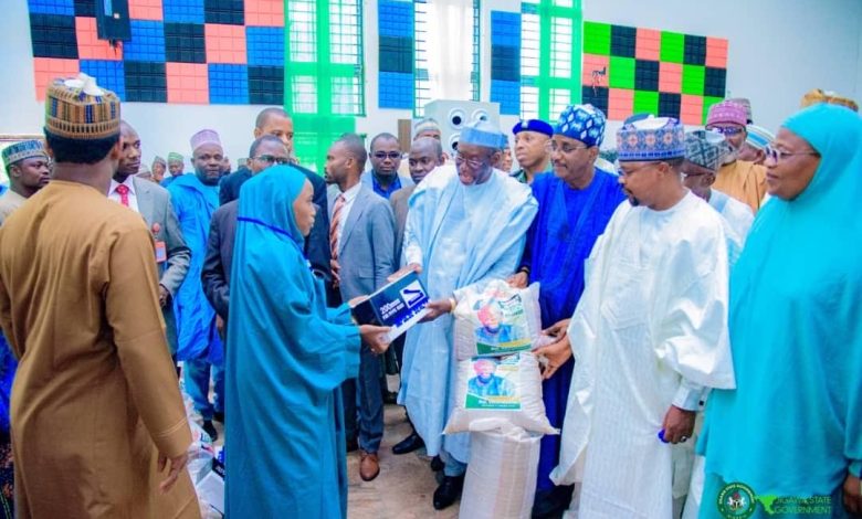 600 women graduate in ‘Tom Brown’ Production to boost child health in Jigawa 600 women graduate in ‘Tom Brown’ Production to boost child health in Jigawa