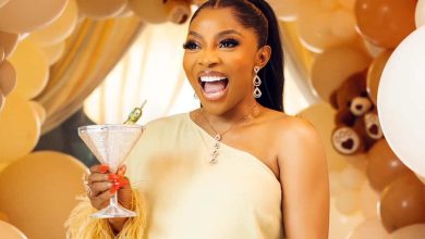 Toke Makinwa welcomes baby girl
