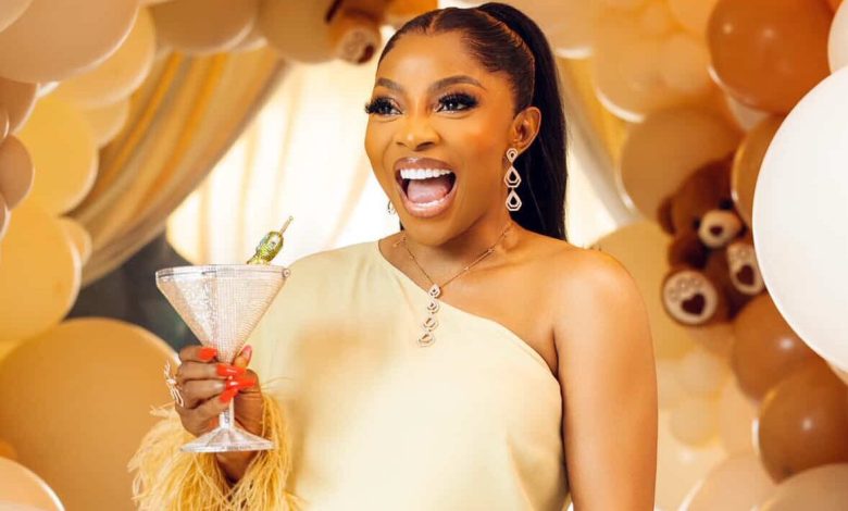 Toke Makinwa welcomes baby girl Toke Makinwa welcomes baby girl