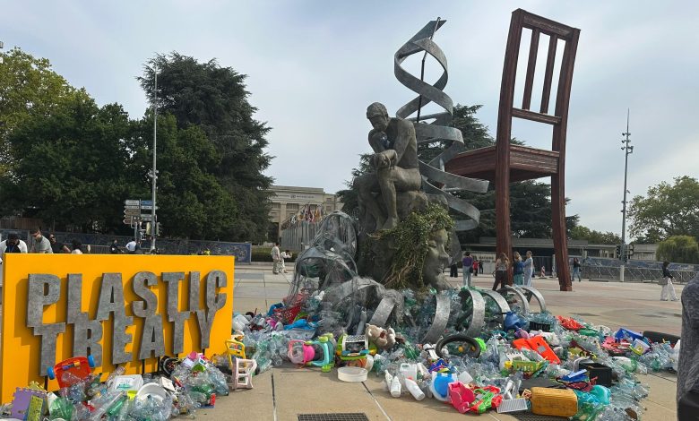 At UNEP’s Geneva conference, giant sculpture reimagines plastic pollution as public health emergency At UNEP’s Geneva conference, giant sculpture reimagines plastic pollution as public health emergency