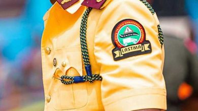 Driver dies after colliding with stationary bus on Lagos expressway