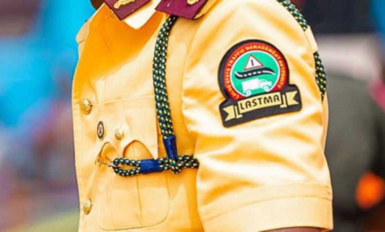 Driver dies after colliding with stationary bus on Lagos expressway Driver dies after colliding with stationary bus on Lagos expressway