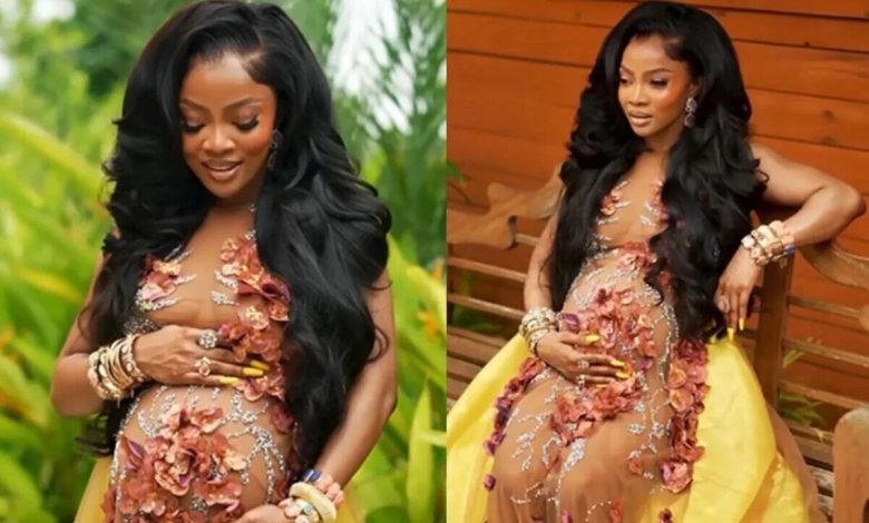 Toke Makinwa is pregnant (VIDEO)