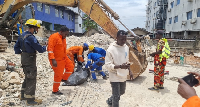 One Dead, Four Rescued As Three-Storey Building Collapses In Lagos One Dead, Four Rescued As Three-Storey Building Collapses In Lagos