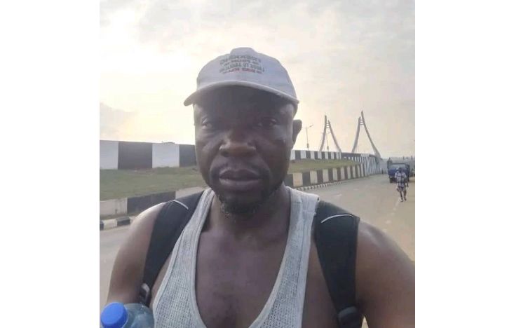 Ebonyi man gets N10m from Gov Nwifuru after trekking from Lagos to Abakaliki Ebonyi man gets N10m from Gov Nwifuru after trekking from Lagos to Abakaliki