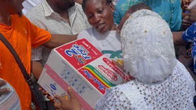 Princess Toyin Kolade Donates Food Items, 50 Tuition-Free Scholarships To Remember Late Mother