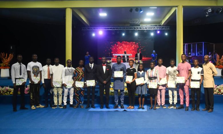 Apostle Achudume Empowers Young Nigerians With ₦15 Million Apostle Achudume Empowers Young Nigerians With ₦15 Million