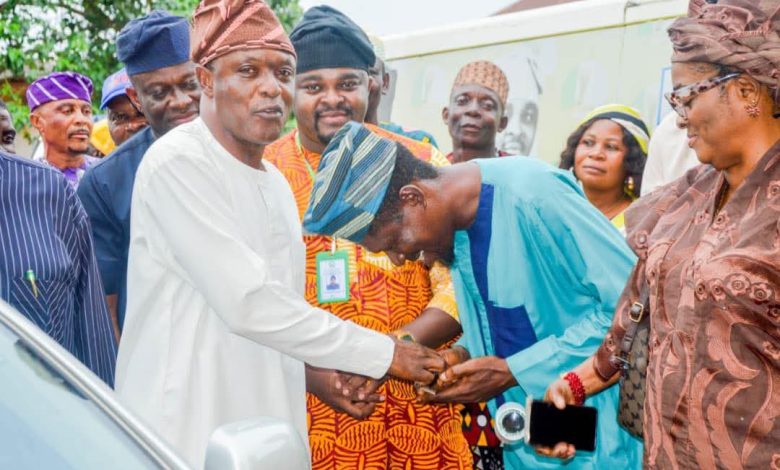 Enthusiasm As Odogbolu LG Helmsman, Babatunde Diya Honours Loyalists With Car, Motorcycle Enthusiasm As Odogbolu LG Helmsman, Babatunde Diya Honours Loyalists With Car, Motorcycle