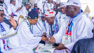 12 opposition lawmakers join APC in Kaduna