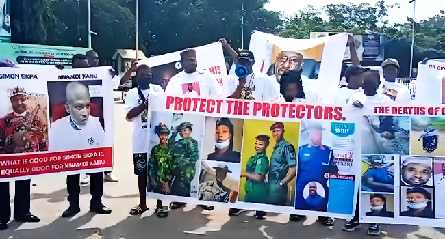 VIDEO: Protesters Decry Insecurity In South East, Fault Calls For Nnamdi Kanu’s Release VIDEO: Protesters Decry Insecurity In South East, Fault Calls For Nnamdi Kanu’s Release