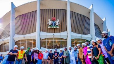 EFCC Hands Over Recovered ₦279m To Wole Soyinka Centre In Lagos