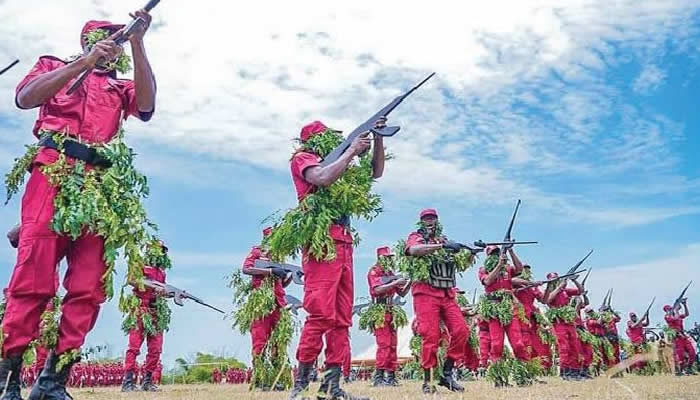 Insecurity: Amotekun Intercepts Fleeing Migrants Heading Into Ondo’s ‘Troubled’ Forests Insecurity: Amotekun Intercepts Fleeing Migrants Heading Into Ondo’s ‘Troubled’ Forests