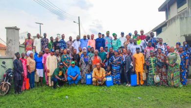 Photonews: Ogun Commissioner, Bolu Owotomo Meets PDP Decampees In Ijebu North-East