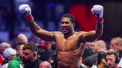 Joshua Survives Knockdowns, Stops Prenga
