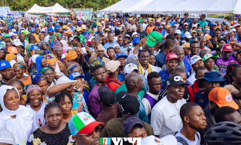 Sen Adeola Yayi Flags Off Restoration of Electricity To Ogun Waterside Communities Sen Adeola Yayi Flags Off Restoration of Electricity To Ogun Waterside Communities