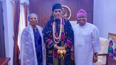 Photos: Adeola Visits Olowu, Accepts Aare Bobatolu Title, Backs Olowu Hope Initiative