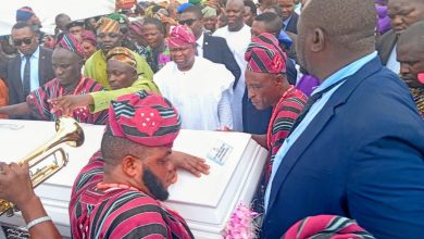 Senator Adeola’s Family Head, Pa Ogundimu Laid To Rest In Ilaro Senator Adeola’s Family Head, Pa Ogundimu Laid To Rest In Ilaro