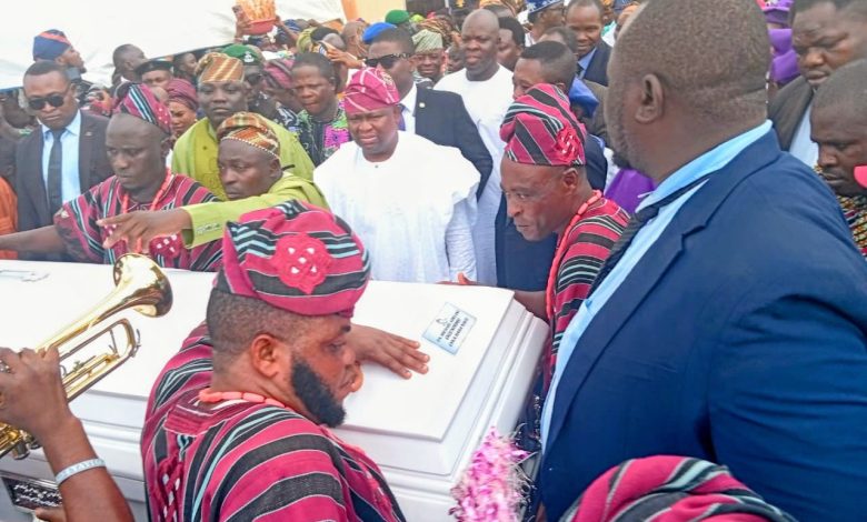 Senator Adeola’s Family Head, Pa Ogundimu Laid To Rest In Ilaro