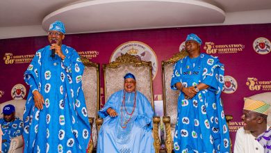 Photos: Adeola Pledges Equitable Development, Donates 30-Seater Bus to Remo Traditional Council